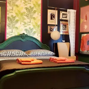 domus-loulou.hotelitalianriviera.com/